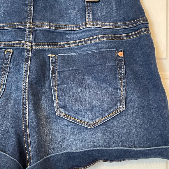 No Boundaries Dark Blue Jeans Short. - Picture 13 of 14